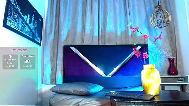 Sebastian Smith   online show from April 14, 11:16 am