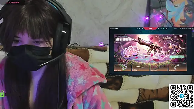 Snapshot of Ollie_Baird chatting on December 14, 5:13 am Ollie Baird online show from December 14, 5:13 am