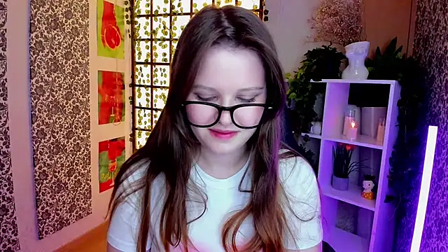 Lana Moon   online show from December 3, 9:40 am