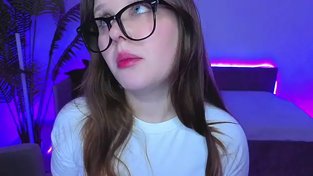 Lana Moon   online show from December 16, 8:41 am