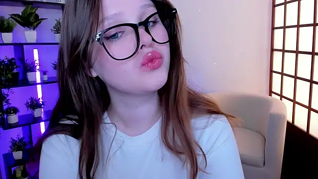 Lana Moon   online show from December 20, 2:07 am