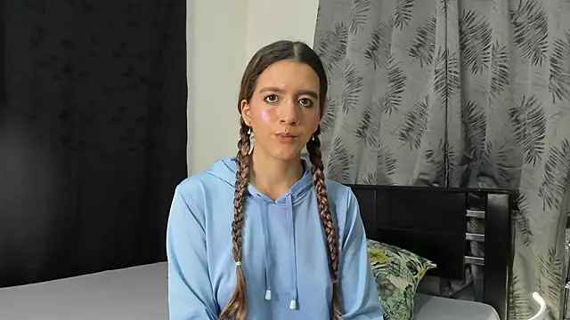 Violeta Gracee online show from March 29, 2:22 am