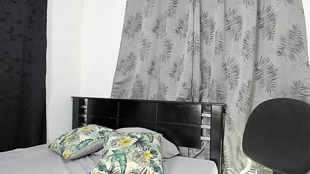 Violeta Gracee online show from April 22, 10:00 pm