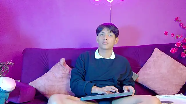 Liam Sinclair online show from February 5, 7:29 pm