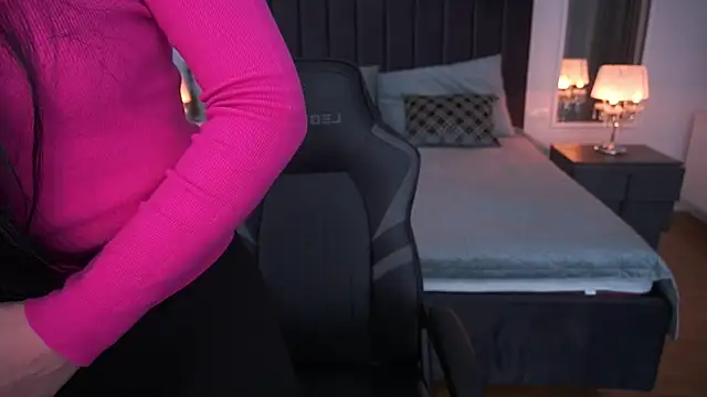 Snapshot of BlackSilkQueen chatting on December 5, 2:03 pm BlackSilkQueen online show from December 5, 2:03 pm