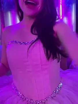 Queen-of-Love online show from February 10, 3:05 pm