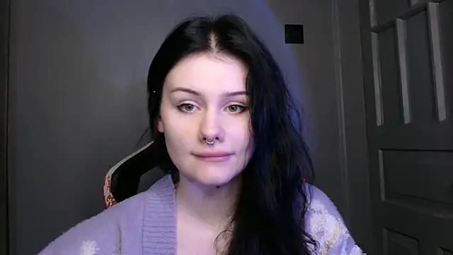 Snapshot of Moon_raven chatting on December 2, 11:04 am Moon raven online show from December 2, 11:04 am