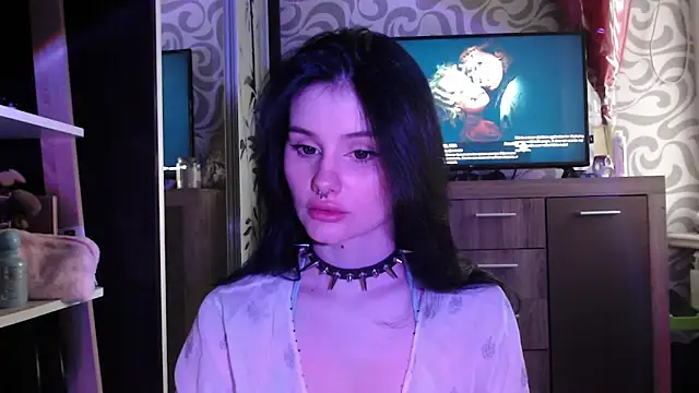 Snapshot of Moon_raven chatting on April 7, 3:01 pm Moon raven online show from April 7, 3:01 pm