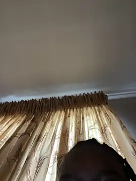 Snapshot of Lyana_silver21 chatting on December 17, 7:25 am Lyana silver21 online show from December 17, 7:25 am