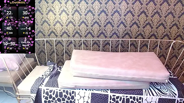 Roxanne vale online show from April 22, 8:21 pm