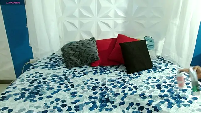 Snapshot of cataleya_eebony chatting on December 5, 11:08 am cataleya eebony online show from December 5, 11:08 am