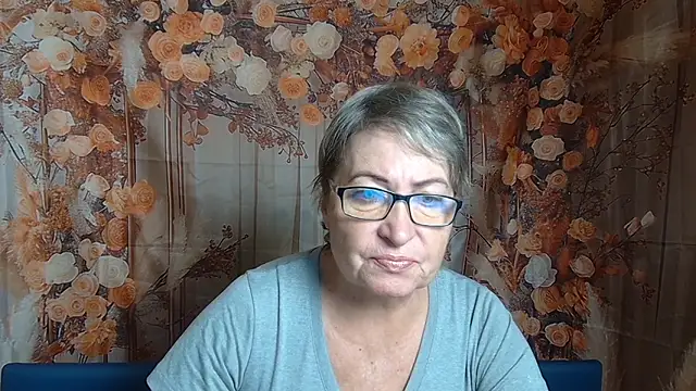 Snapshot of OlgaLuck chatting on December 4, 6:34 am OlgaLuck online show from December 4, 6:34 am