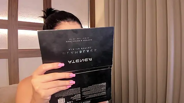 SarhaVega online show from February 4, 1:06 pm