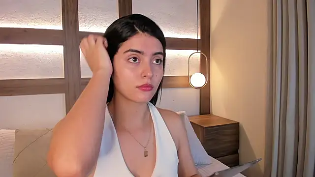 SarhaVega online show from April 19, 1:32 pm