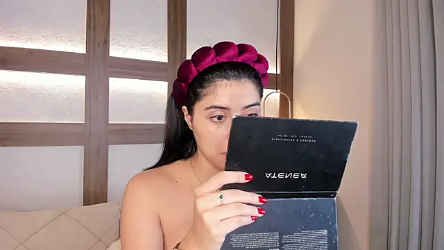 SarhaVega online show from April 21, 1:17 pm