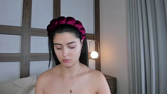 SarhaVega online show from April 23, 12:15 pm