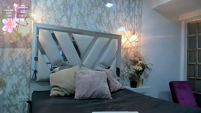 Mysterius Woman online show from December 5, 12:58 pm