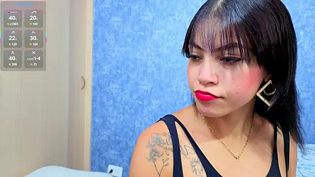Snapshot of Malia_fox chatting on May 3, 7:31 pm Malia fox online show from May 3, 7:31 pm