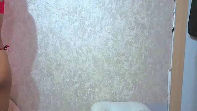 Snapshot of Malia_fox chatting on May 14, 5:31 pm Malia fox online show from May 14, 5:31 pm