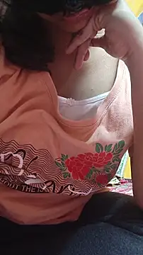 SameeraReddy19 online show from February 16, 7:54 pm