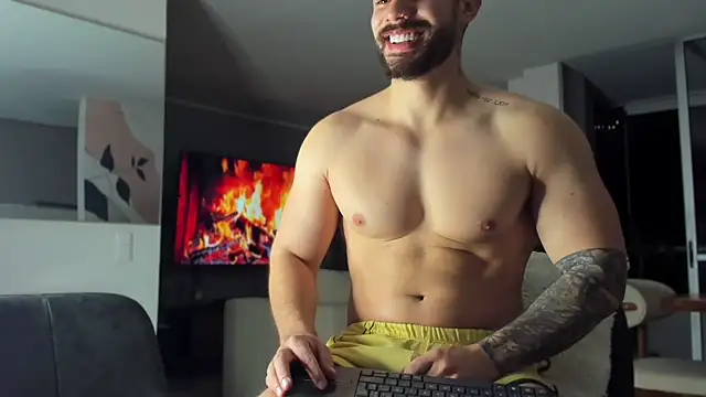 Valenthino Salvatore online show from March 26, 3:34 am