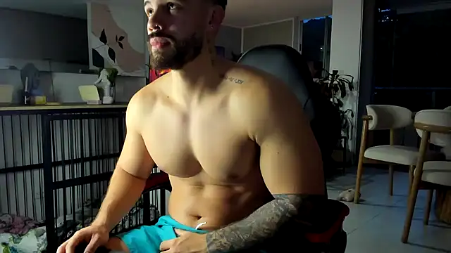 Valenthino Salvatore online show from July 4, 11:33 pm