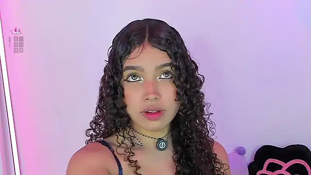 EloiseSweetxx online show from April 1, 12:28 pm