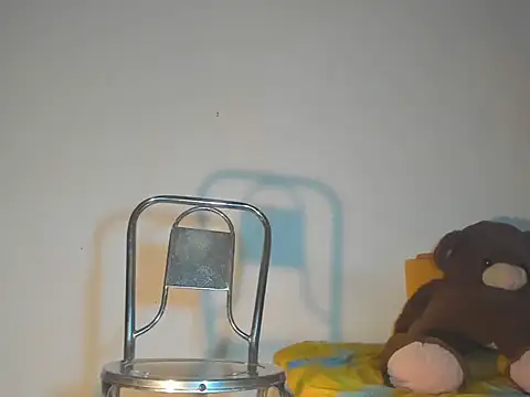 Snapshot of exotis_tiahara777 chatting on December 4, 2:21 am exotis tiahara777 online show from December 4, 2:21 am