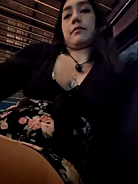 Eveeelyn25 online show from April 24, 12:02 am