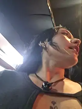 Eveeelyn25 online show from April 25, 2:14 am