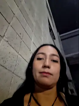 Snapshot of Eveeelyn25 chatting on May 3, 12:38 am Eveeelyn25 online show from May 3, 12:38 am