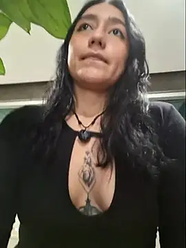 Snapshot of Eveeelyn25 chatting on May 24, 12:37 am Eveeelyn25 online show from May 24, 12:37 am