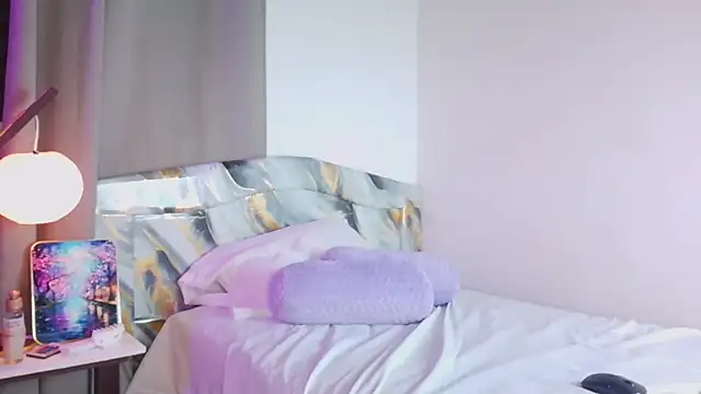 EmmaDembers online show from December 2, 9:21 pm