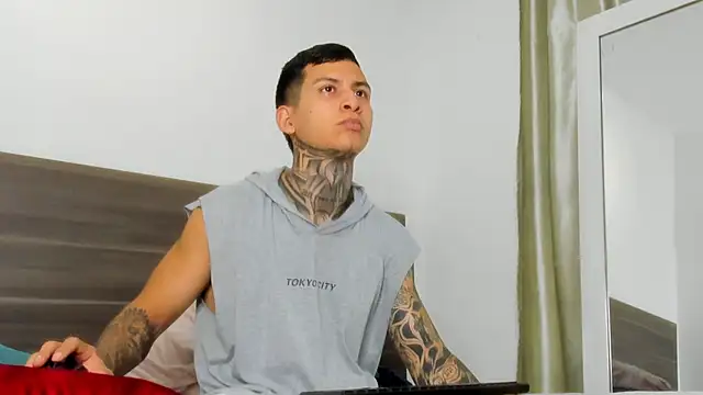 Snapshot of Andrew_sanders68 chatting on December 2, 11:45 pm Andrew sanders68 online show from December 2, 11:45 pm