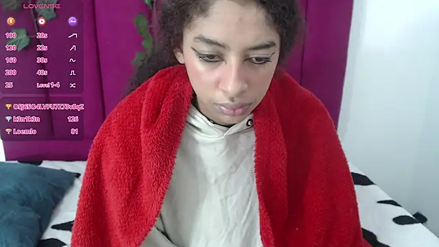 Snapshot of Tinyy_Star chatting on December 2, 4:18 am Tinyy Star online show from December 2, 4:18 am