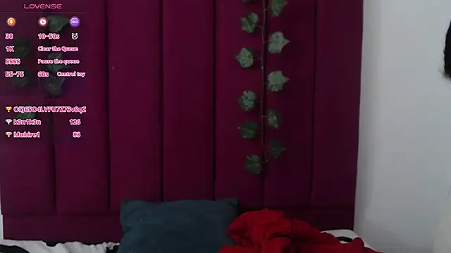 Snapshot of Tinyy_Star chatting on December 3, 5:04 am Tinyy Star online show from December 3, 5:04 am