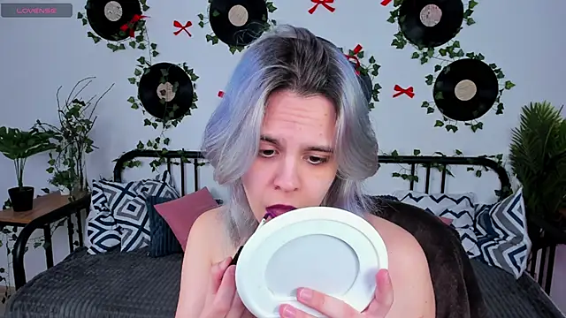 LiraBelle online show from April 13, 3:12 am