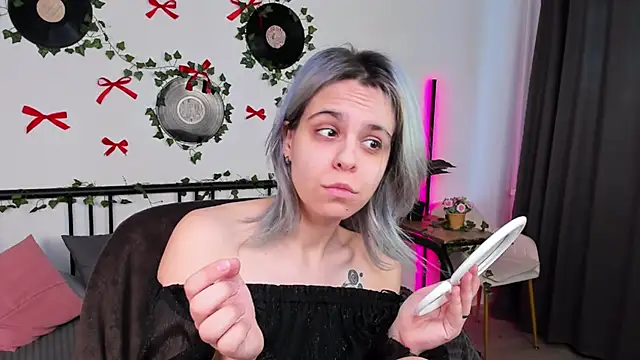 LiraBelle online show from April 16, 3:07 am