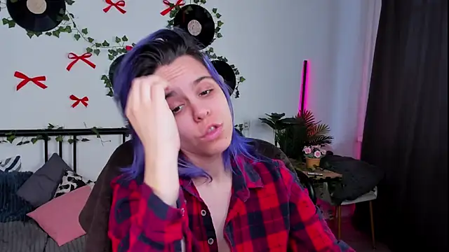 LiraBelle online show from April 23, 3:08 am