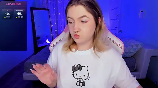 Snapshot of lovelyy_julia chatting on December 4, 8:23 am lovelyy julia online show from December 4, 8:23 am