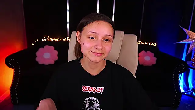 TinyNatalie online show from May 19, 12:33 pm