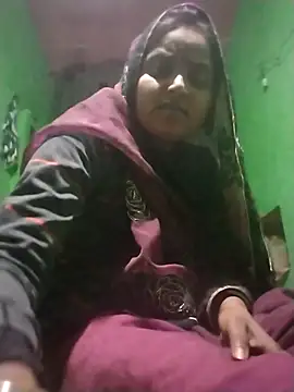 Snapshot of Pooja_hote chatting on November 30, 5:28 pm Pooja hote online show from November 30, 5:28 pm