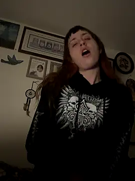 Snapshot of ashtrayhaterz chatting on November 23, 1:33 pm ashtrayhaterz online show from November 23, 1:33 pm