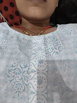 Snapshot of Dil-se-queen-321 chatting on June 29, 1:00 pm Dil-se-queen-321 online show from June 29, 1:00 pm