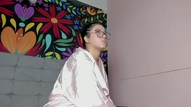 Snapshot of AmberRoses_ chatting on November 26, 12:50 pm AmberRoses online show from November 26, 12:50 pm