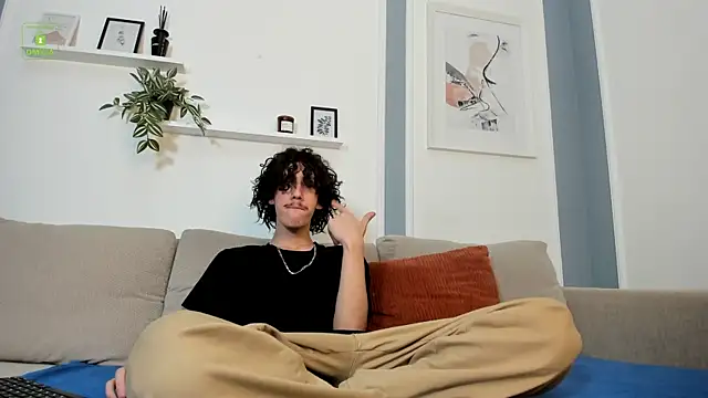 Snapshot of Dilan_Wolfe chatting on December 4, 5:21 pm Dilan Wolfe online show from December 4, 5:21 pm