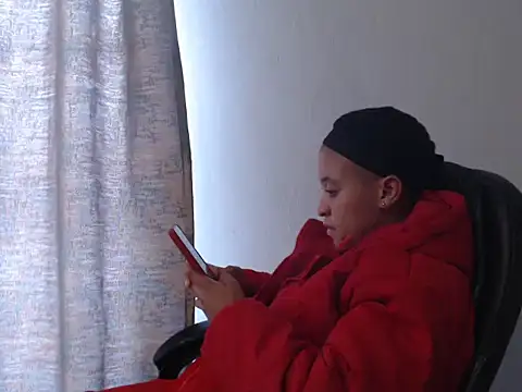 Snapshot of Yellowkitten95 chatting on December 14, 10:31 am Yellowkitten95 online show from December 14, 10:31 am