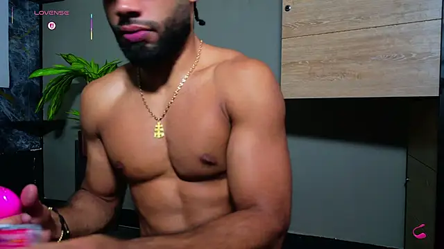 Snapshot of Luca_Fuego chatting on December 4, 4:48 pm Luca Fuego online show from December 4, 4:48 pm