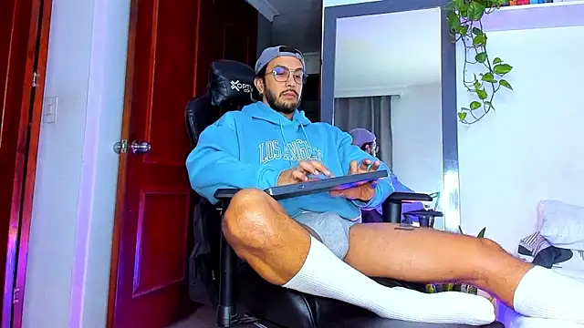 JotaCeliz online show from February 27, 10:48 am