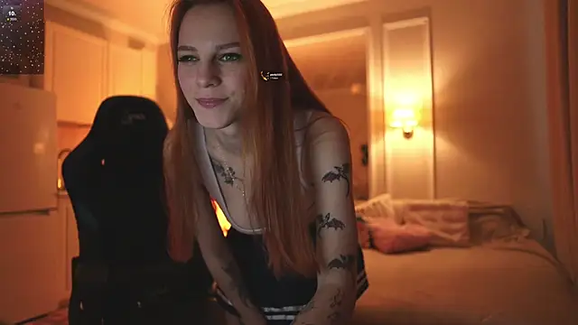 Snapshot of _alice_meyss_ chatting on November 26, 9:43 am alice meyss online show from November 26, 9:43 am